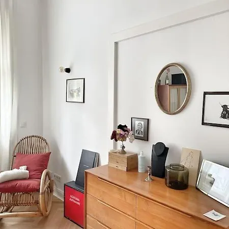 Pretty Flat In Apartment *